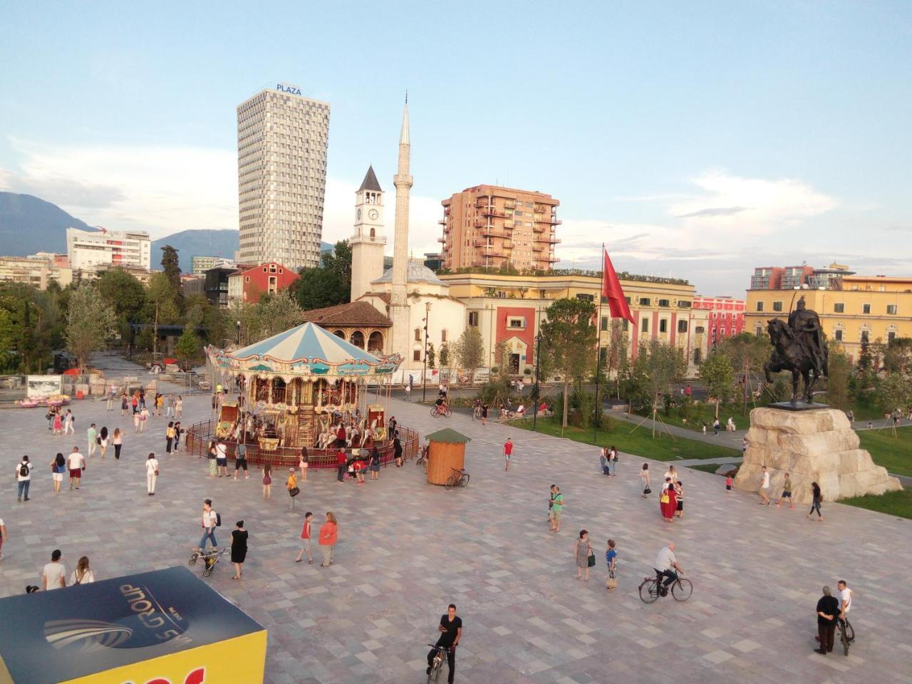 Luxury Tirana Apartment ภายนอก รูปภาพ