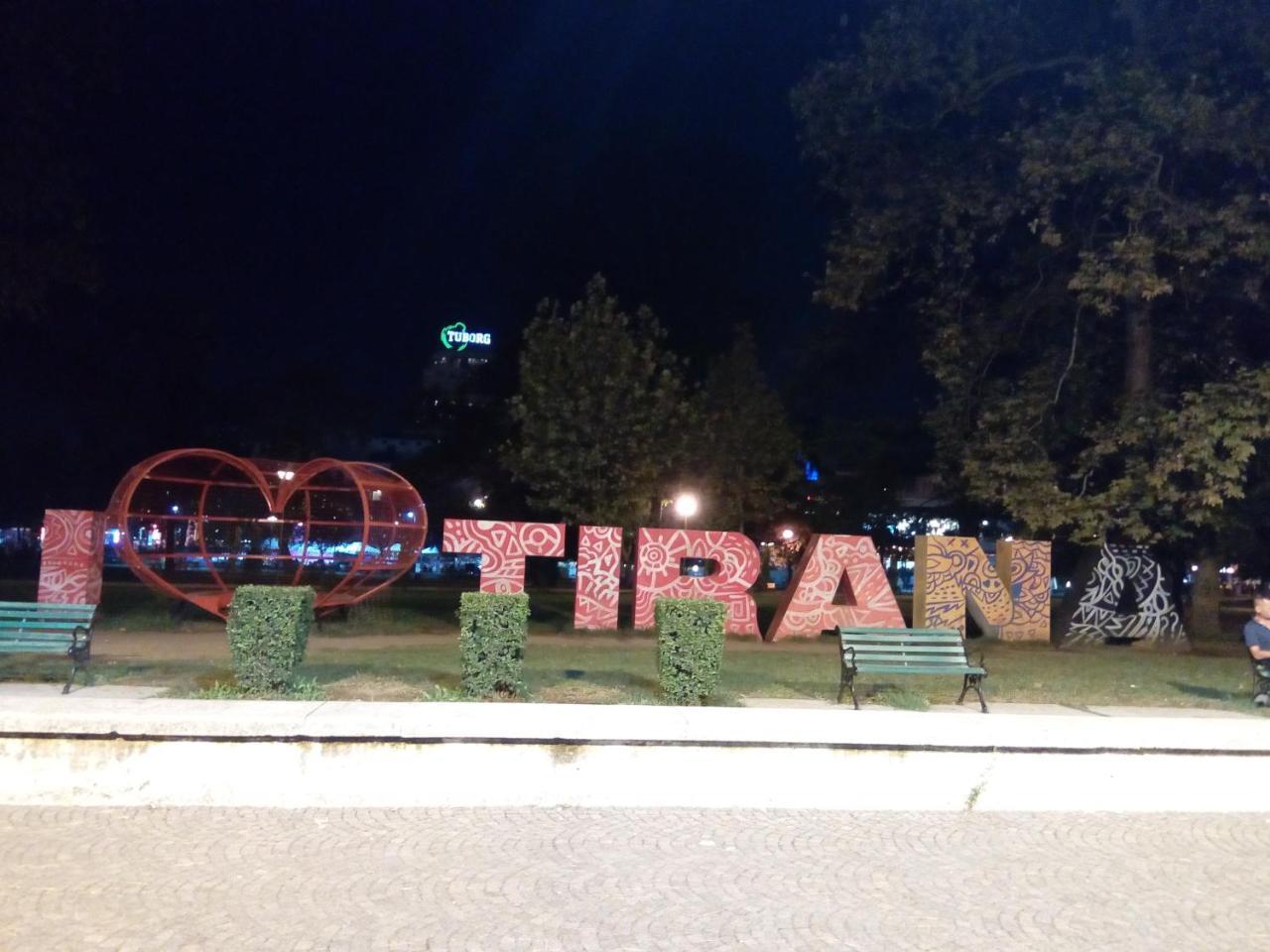 Luxury Tirana Apartment ภายนอก รูปภาพ